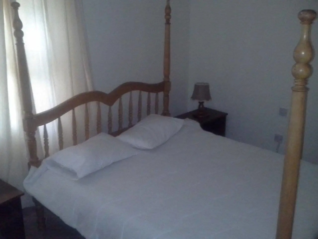 Little Woods Inn