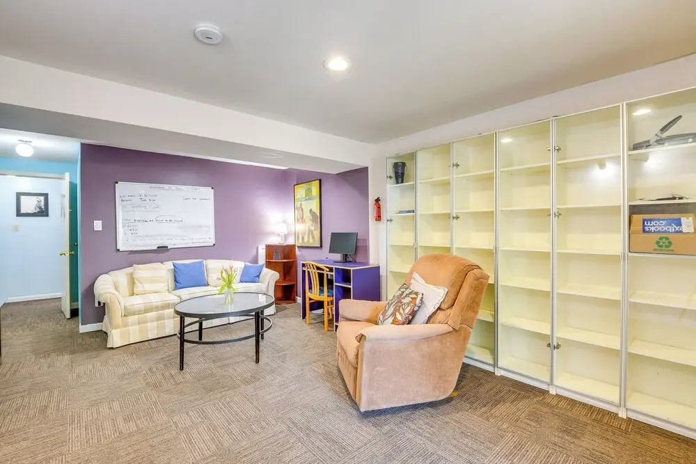 Close to Hospital & Dulles: Herndon Townhome