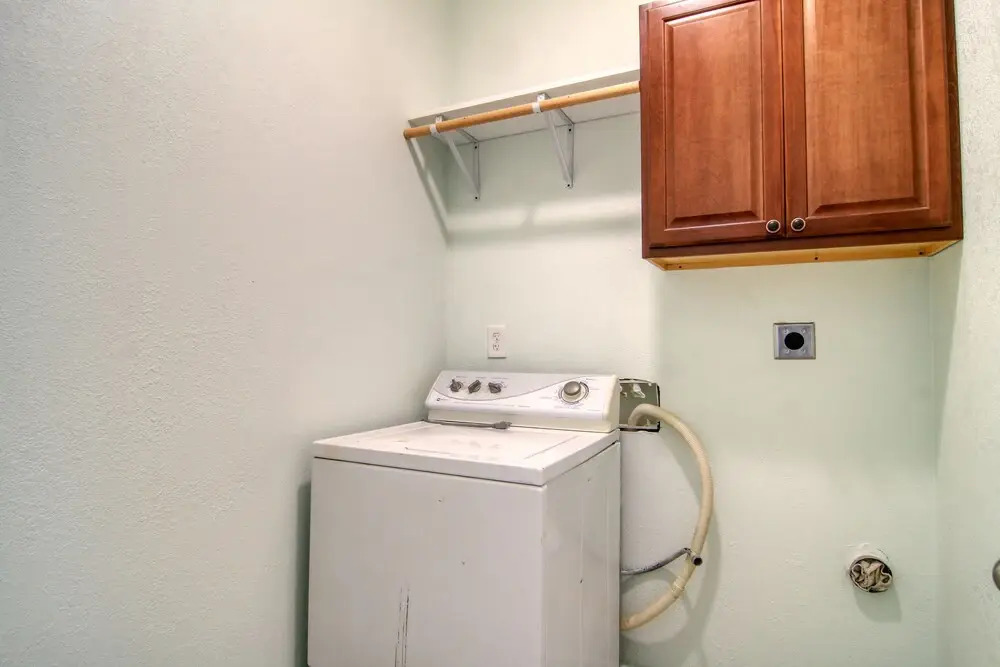 146 Beachview Drive Downstairs BVED146 - 3 Br Home