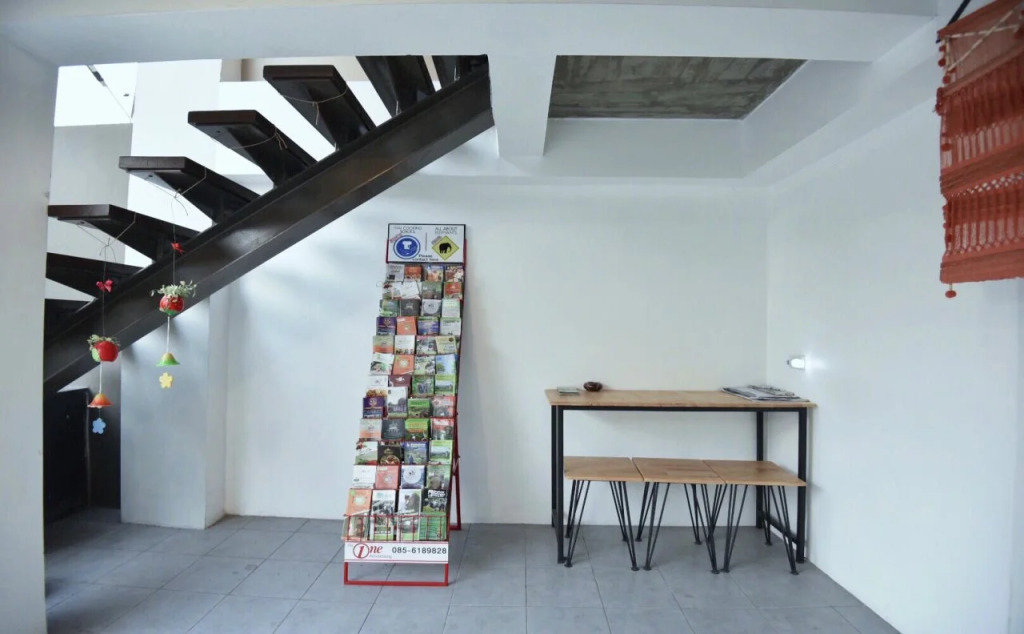 V House