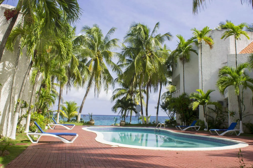 Chrisanns Beach Resort