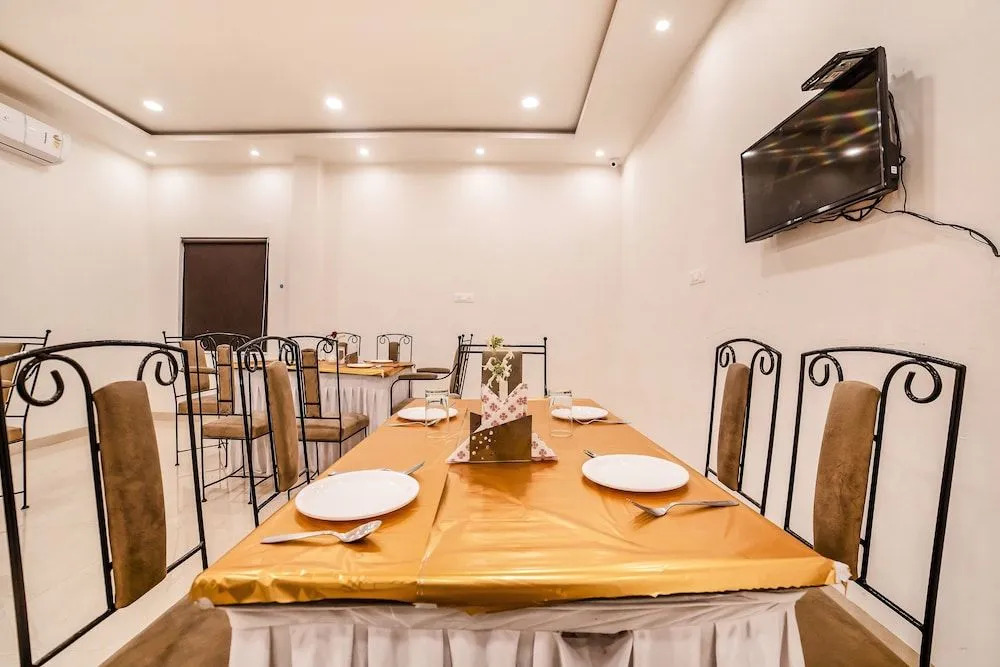 Hotel Varsha Palace