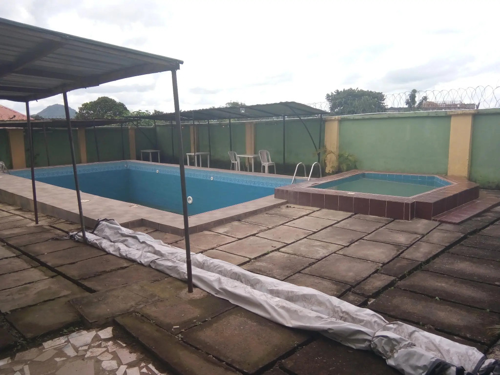 Prime Rose Hotel and Suites