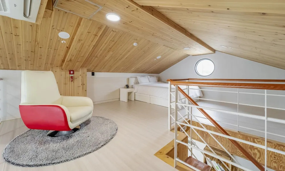 Yeosu Sunset Hostel and Pension
