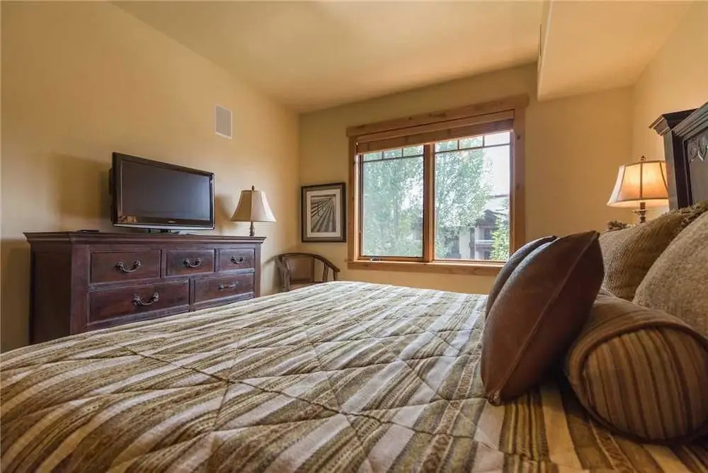 6204 Bear Lodge, Trappeur's Crossing Apartment 4