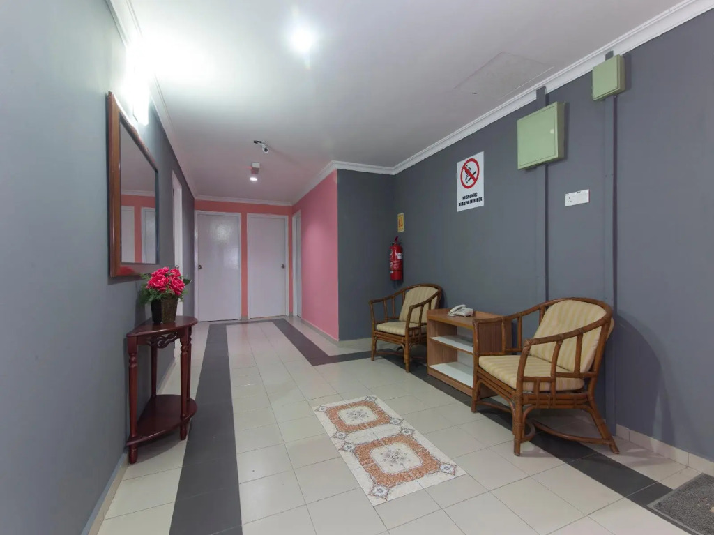 OYO 746 Hotel Comfort