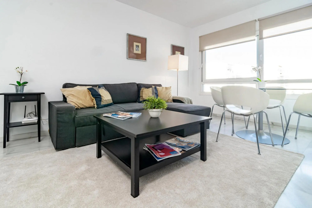 PR45- Beach front apartment Puerto Banus