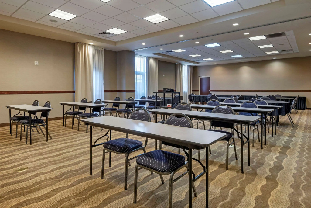 Comfort Suites Huntersville near Lake Norman