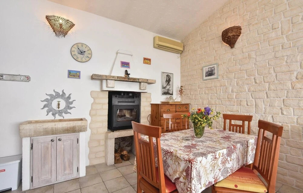 Awesome Home in Zarace With Wifi and 1 Bedrooms