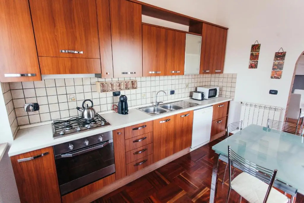 Domus Leonardo-Private Free Parking