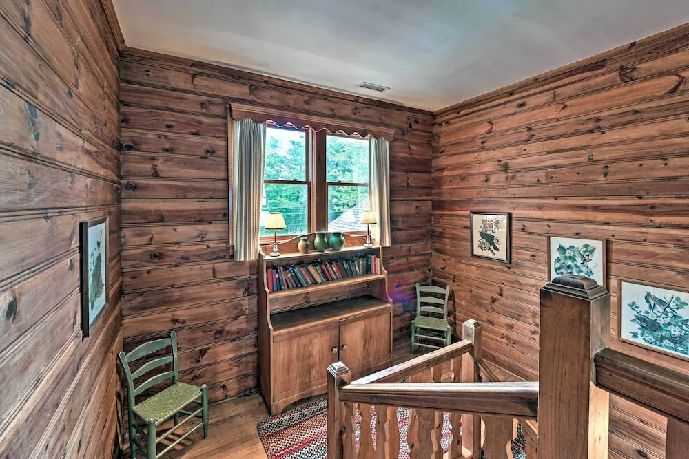 Amazing Historic Home w/ Stunning Mountain Views!