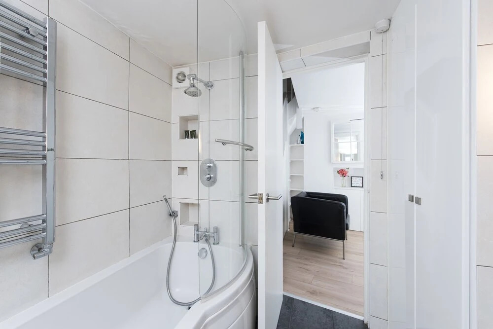 Stunning 1BR Kings Cross Flat!
