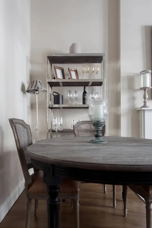 Cathcart Road IV by Onefinestay