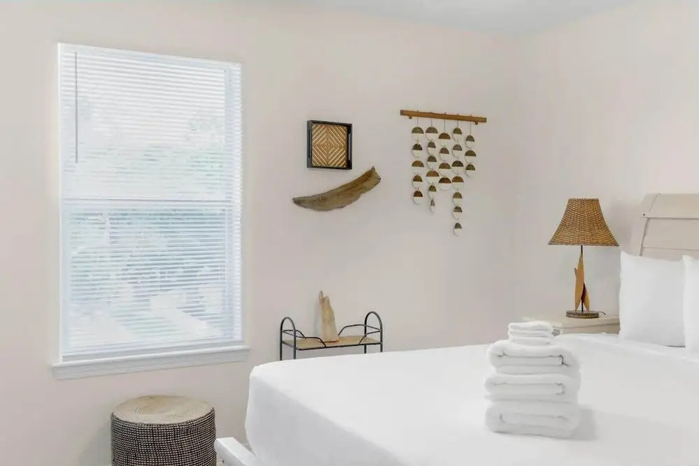 Cozy 2 Bed Duplex Just Blocks From Downtown Biloxi