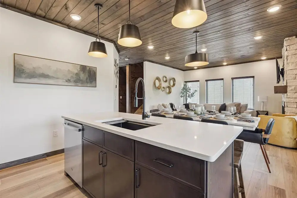 Gorgeous Brand-new Home w Pool Game Room Hot Tub