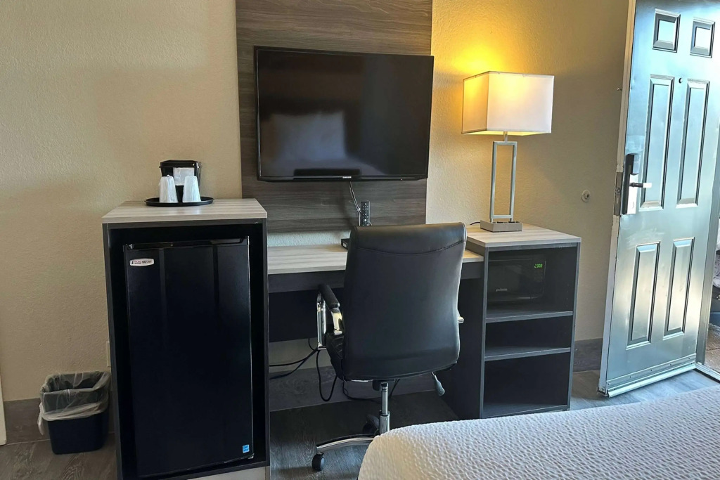 Days Inn by Wyndham San Diego Vista