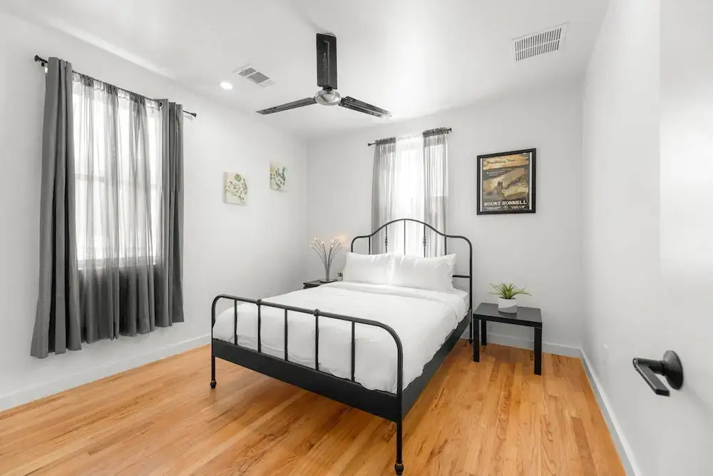 East Austin Condo - 2 Bedrooms & Parking