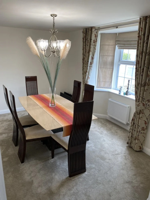 Charming 4-bed House in Grantham