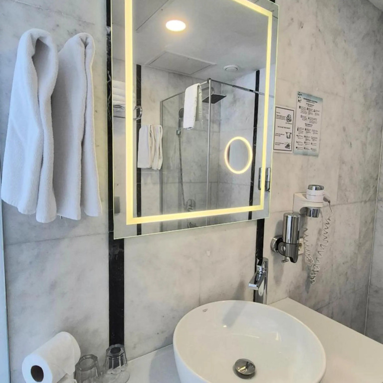 Azade Suites