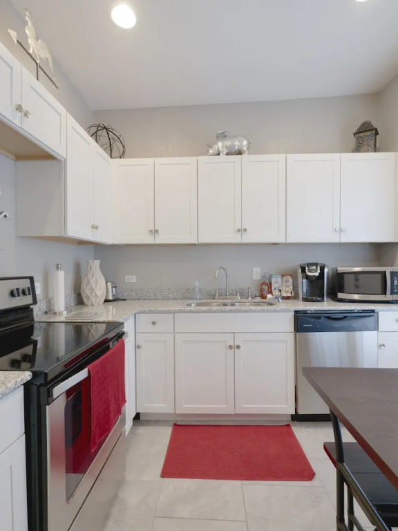 Laurel Coral-Sleeps 5-Studio