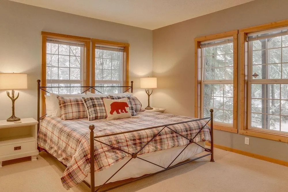 Lazy Bear Lodge