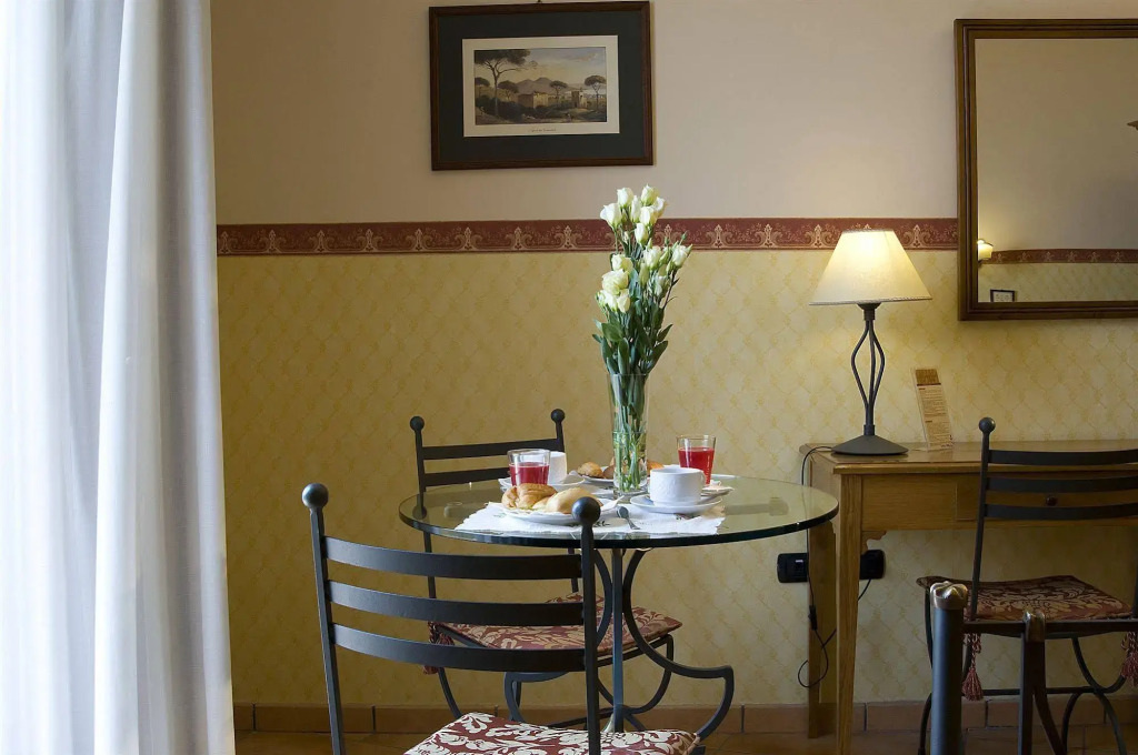 Pinto-Storey Hotel