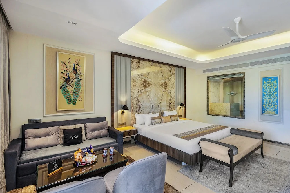 Mountain Creek by ELIVAAS Prive Pet-friendly 1 Luxe Room with Shared Pool and Gazebo