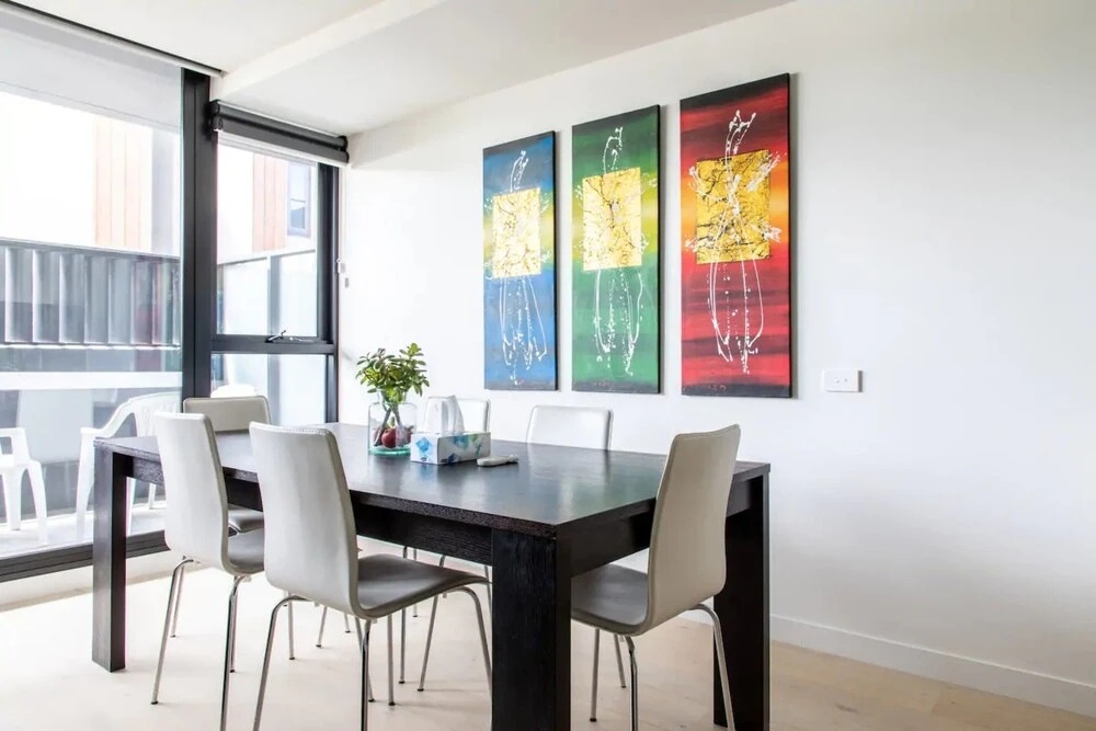 Modern 1 Bedroom Apartment in North Melbourne