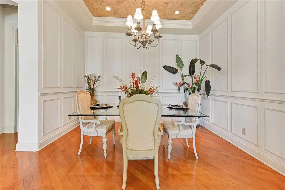 Royal Swan - Three Bedroom Home