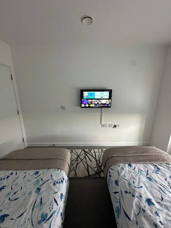 Skyview Elegance Luxury Top-floor Retreat
