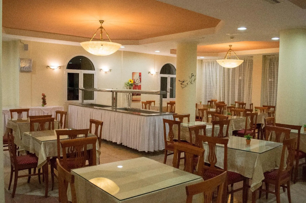 Hotel Petros