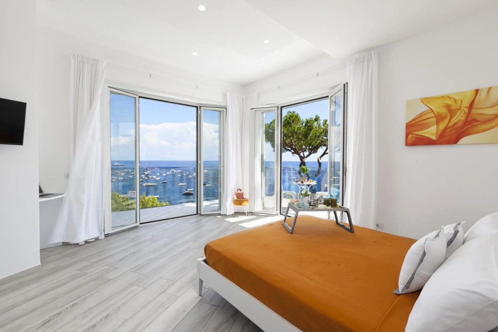 AMORE RENTALS - Villa Iside