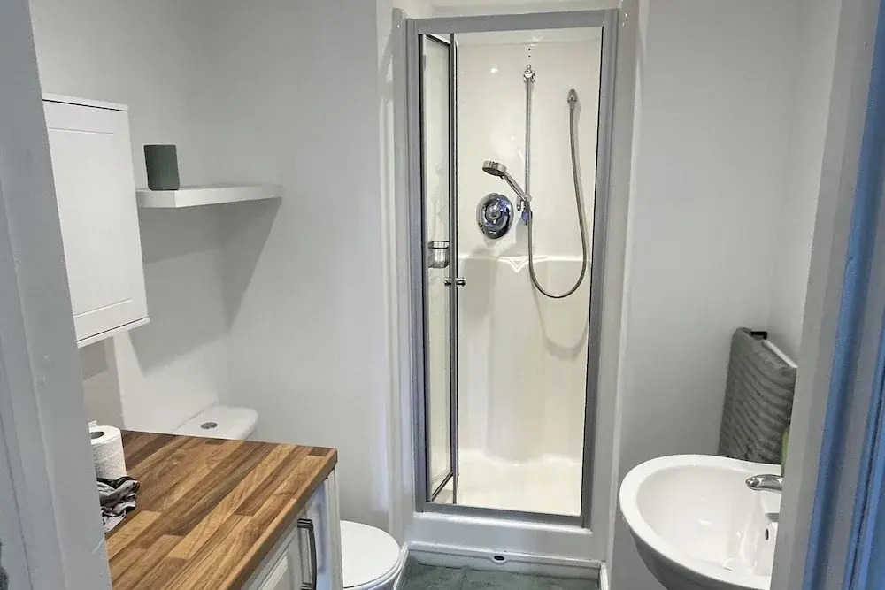 Sleeps 4 With Ensuite and Free Parking