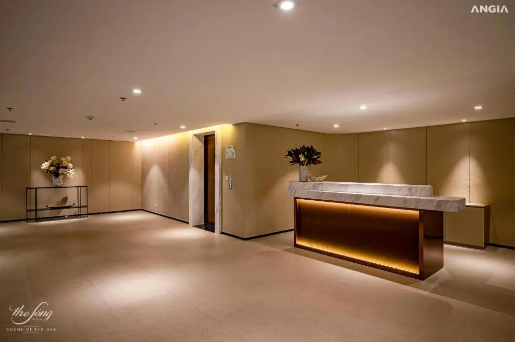 BIG SALE Louis&Jack Homie Studio 50m2 with Balcony