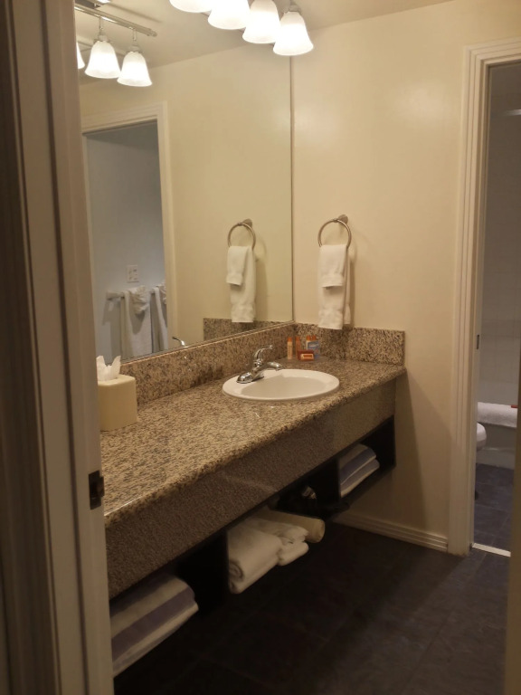 Tamarack Beach Hotel