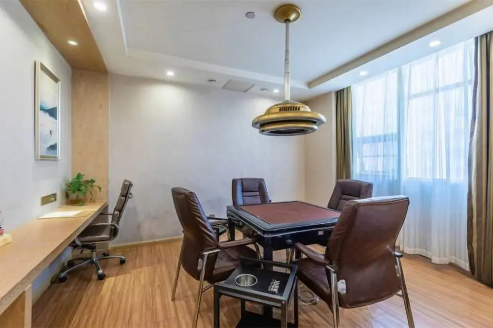 Vienna Hotel (Xupu Wanda Plaza)