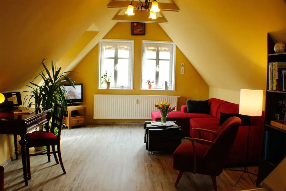 Ferienwohnungen-Stobenstrasse-de # Terrasse # Parkplatz