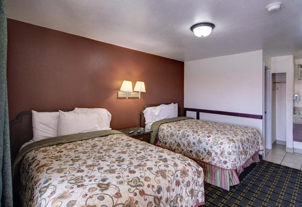 Route 66 Inn