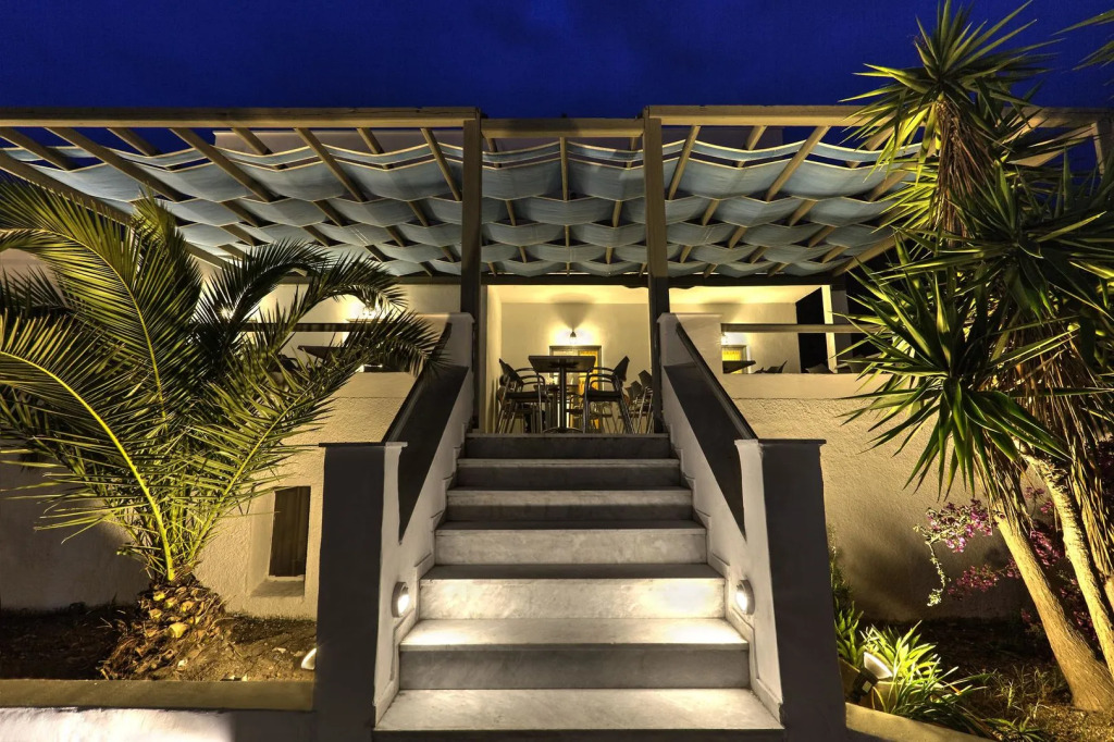 OMIROS HOTEL
