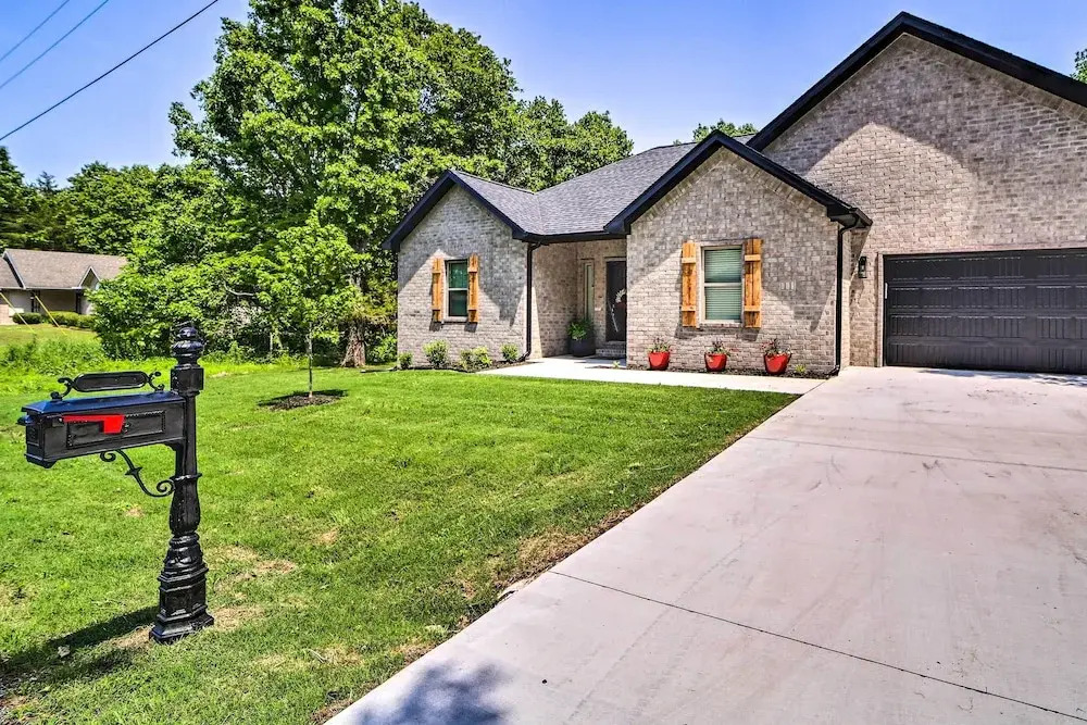 New Everything! Comfy Home w/ Deck & Trail Access!