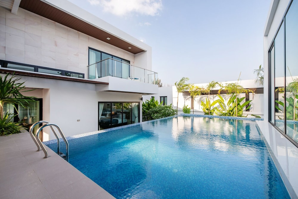 Luxury Residences 3-Bedroom Pool Villa Beach Access, Na Jomtien Pattaya