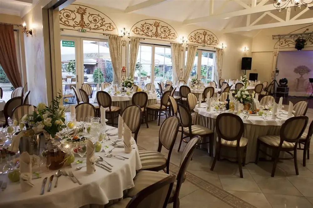 Villa Estera - Hotel & Restauracja