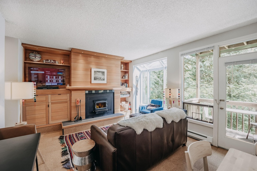 Condo 90 With Wifi, Pets OK and Great Resort Amenities