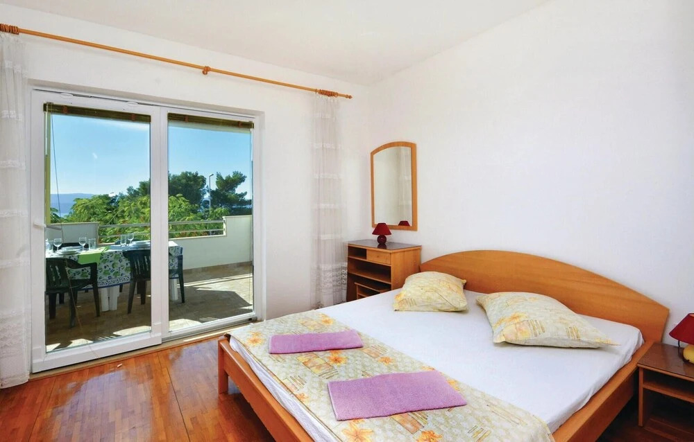 Beautiful Home in Lokva Rogoznica With Wifi and 4 Bedrooms