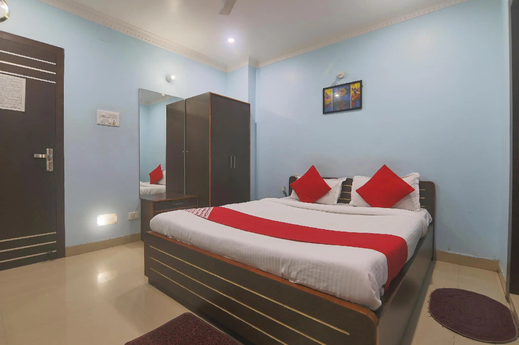 OYO Flagship 11703 Hemlata Lodge