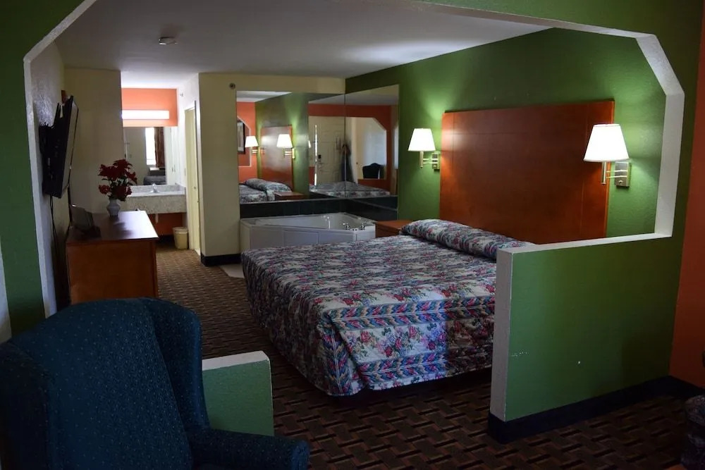 Royal Inn & Suites