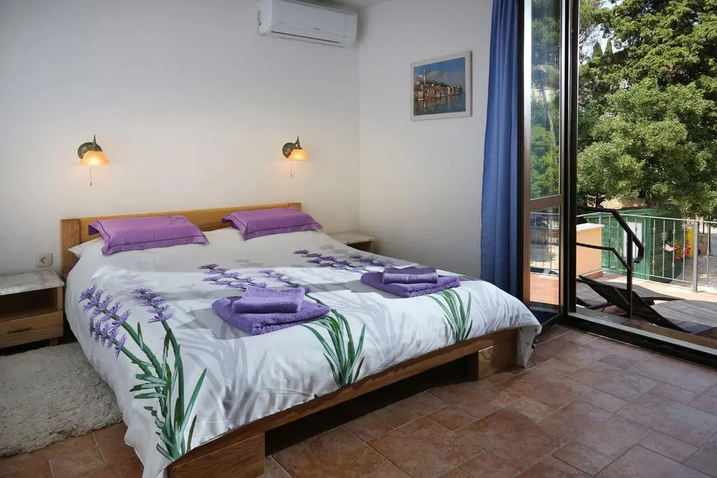 Rooms Figarola
