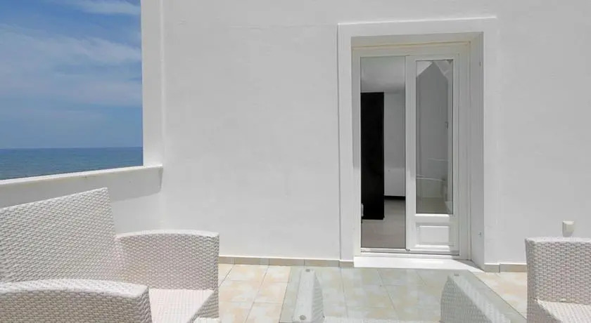 Santorini Renaissance