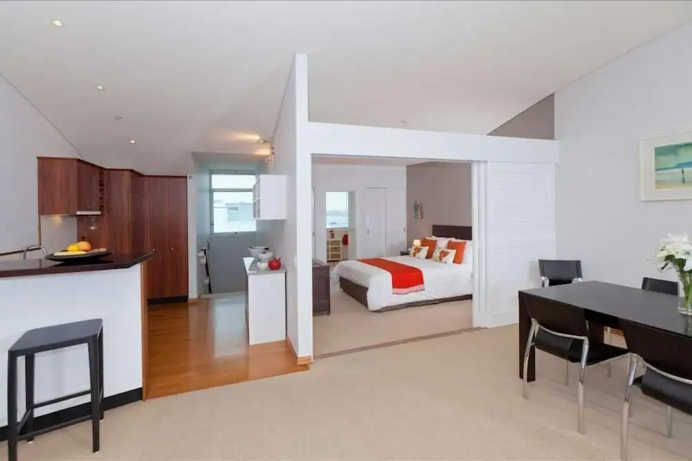 QV Penthouse Apt at Princes Wharf - 860