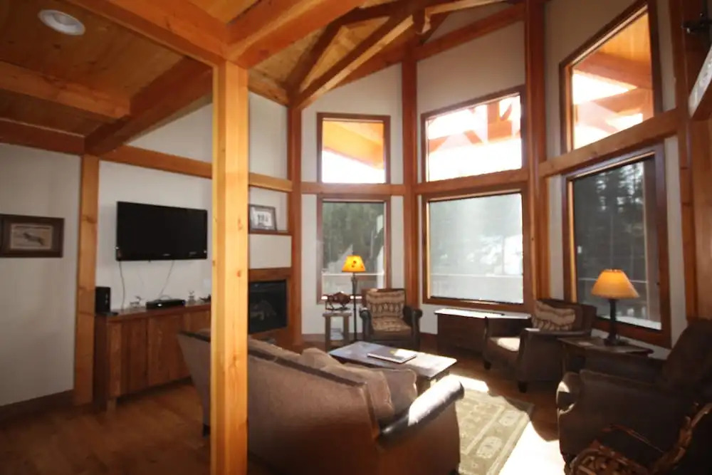 100 Crown Drive 4 Bedrooms 3.5 Bathrooms Home